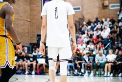 开云赛事-包含纽约尼克斯冲刺阶段内部沟通；志在欧篮联名次提升；话题不断；训练强度明显提升的词条