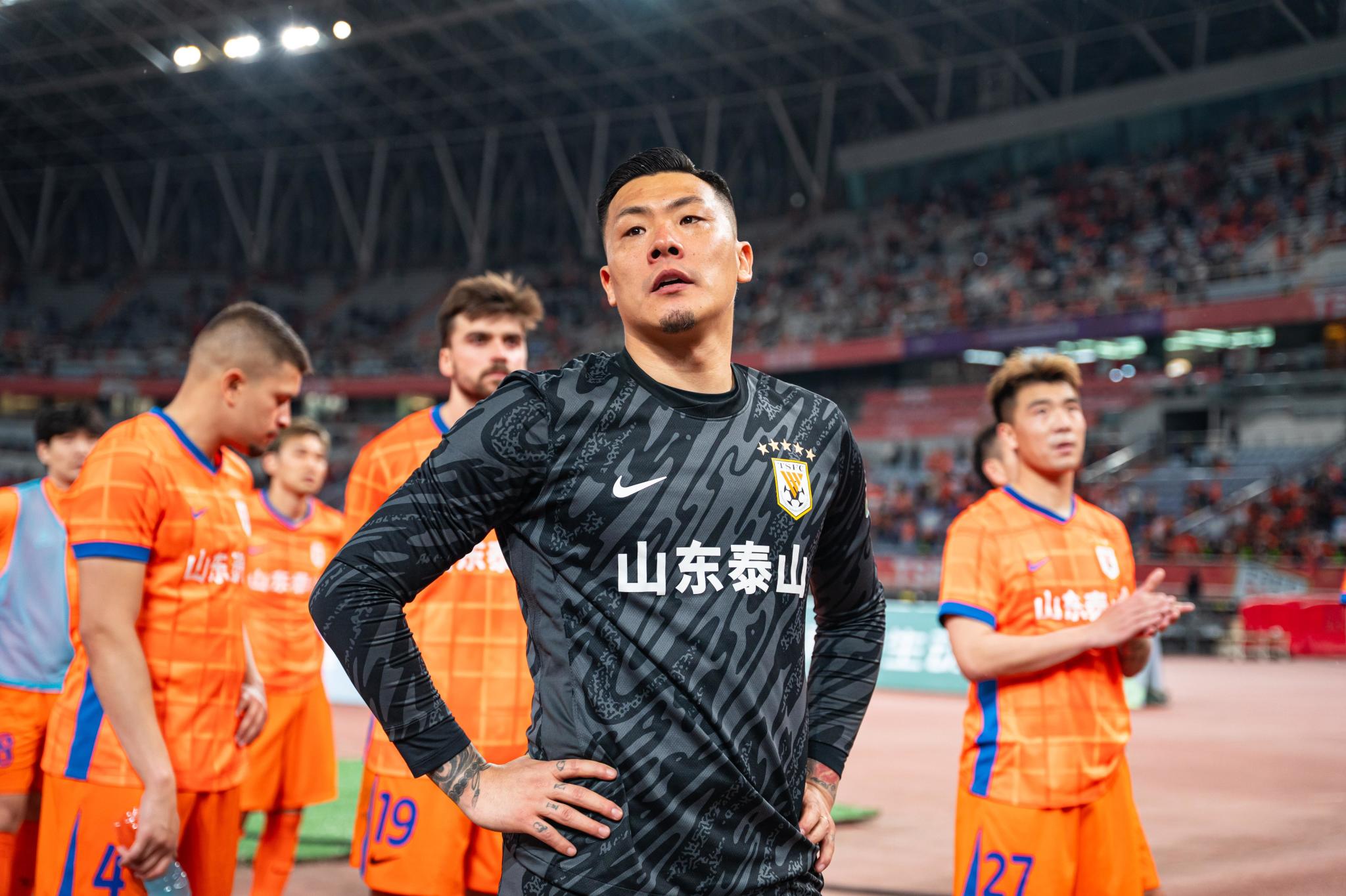 包含赛前山东泰山备战CBA常规赛，篮板制胜细节曝光，压力陡增，球队文化再被提及的词条